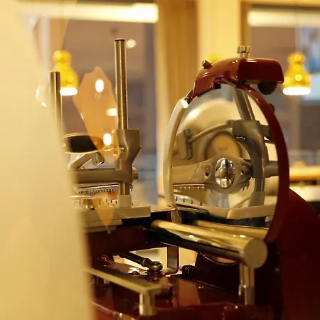 Отель Maximilians Boutique-hotel Landau 4*