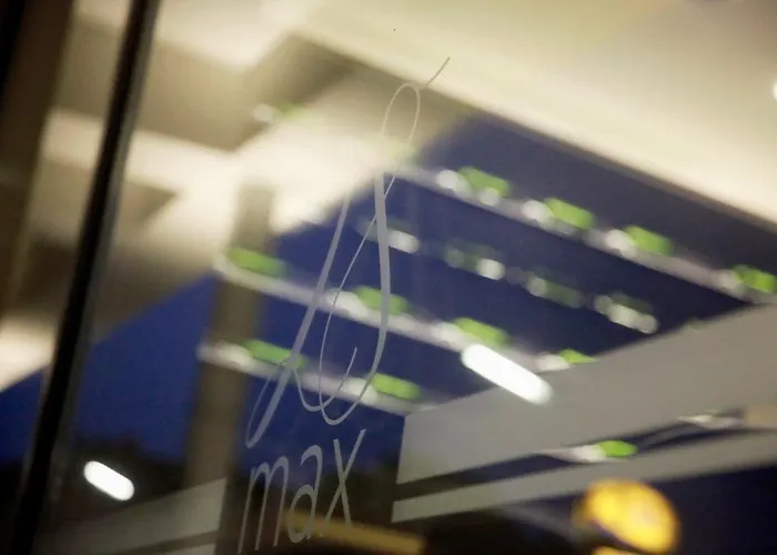 酒店 兰道马克西米利精品酒店 4*